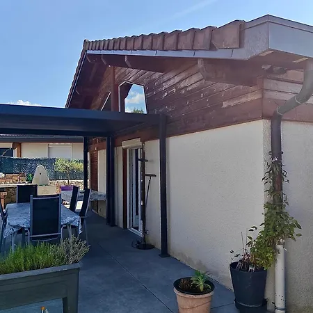 House In A Quiet Neighborhood, Balneo And Bbq