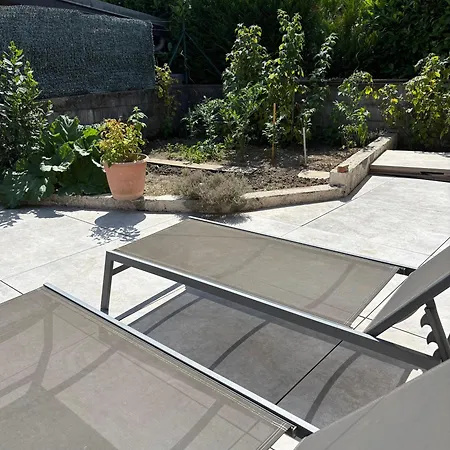 House In A Quiet Neighborhood, Balneo And Bbq *