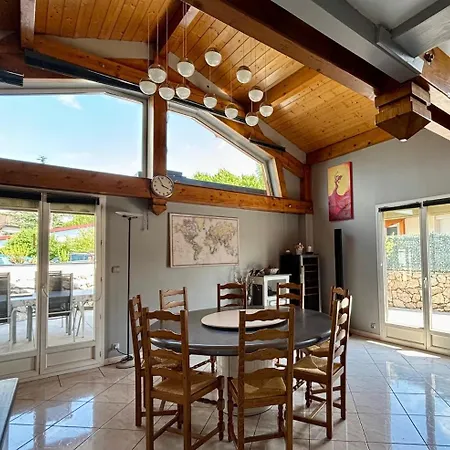House In A Quiet Neighborhood, Balneo And Bbq בית נופש